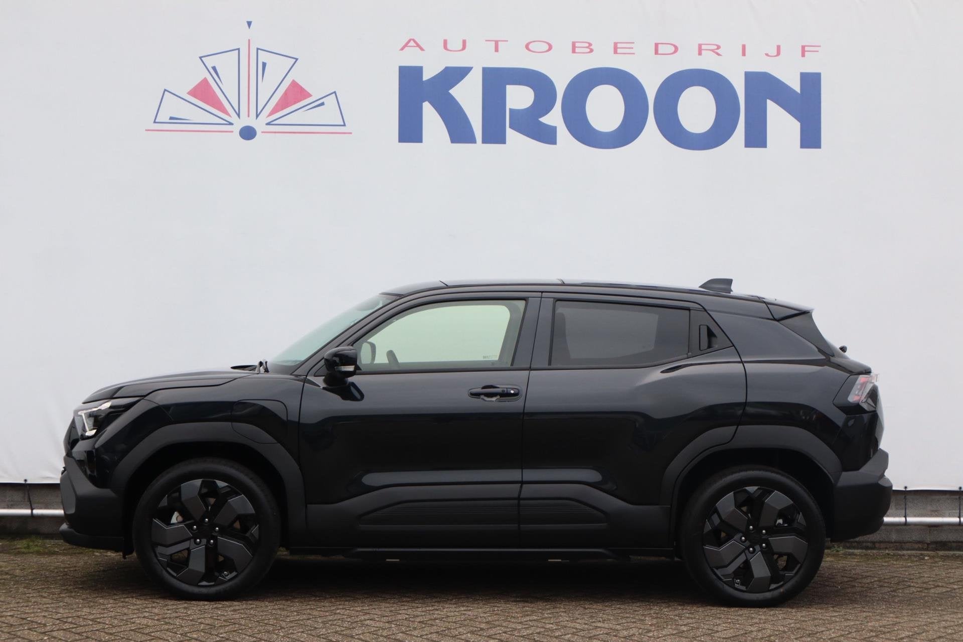 Suzuki E VITARA Style 61 kWh| € 2.000,- voordeel voor 30 S, Dealer onderhouden, Zwart, Leder en Stof, Zwart