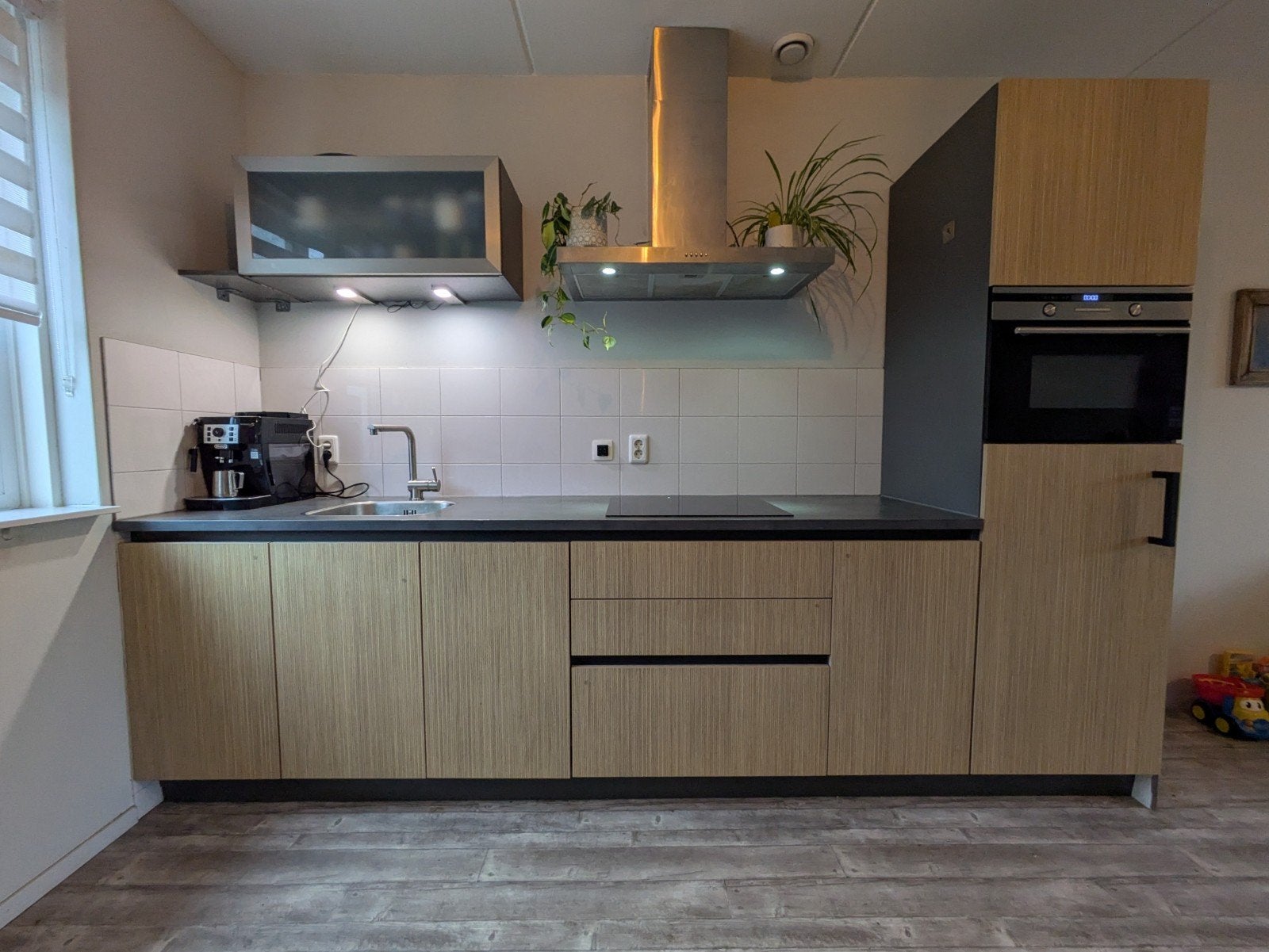 Keuken 320x65cm
Verkoop ivm verhuizing
Alle apparaten, Ophalen, Gebruikt, Overige kleuren, Enkelwandige keuken