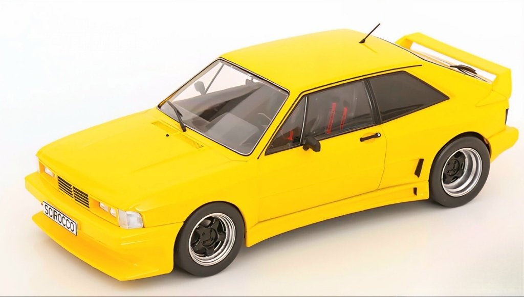 VW Scirocco Rieger Gto getuned geel 1980 mcg  1:18, Hobby en Vrije tijd, Ophalen, Nieuw, Auto, Overige merken