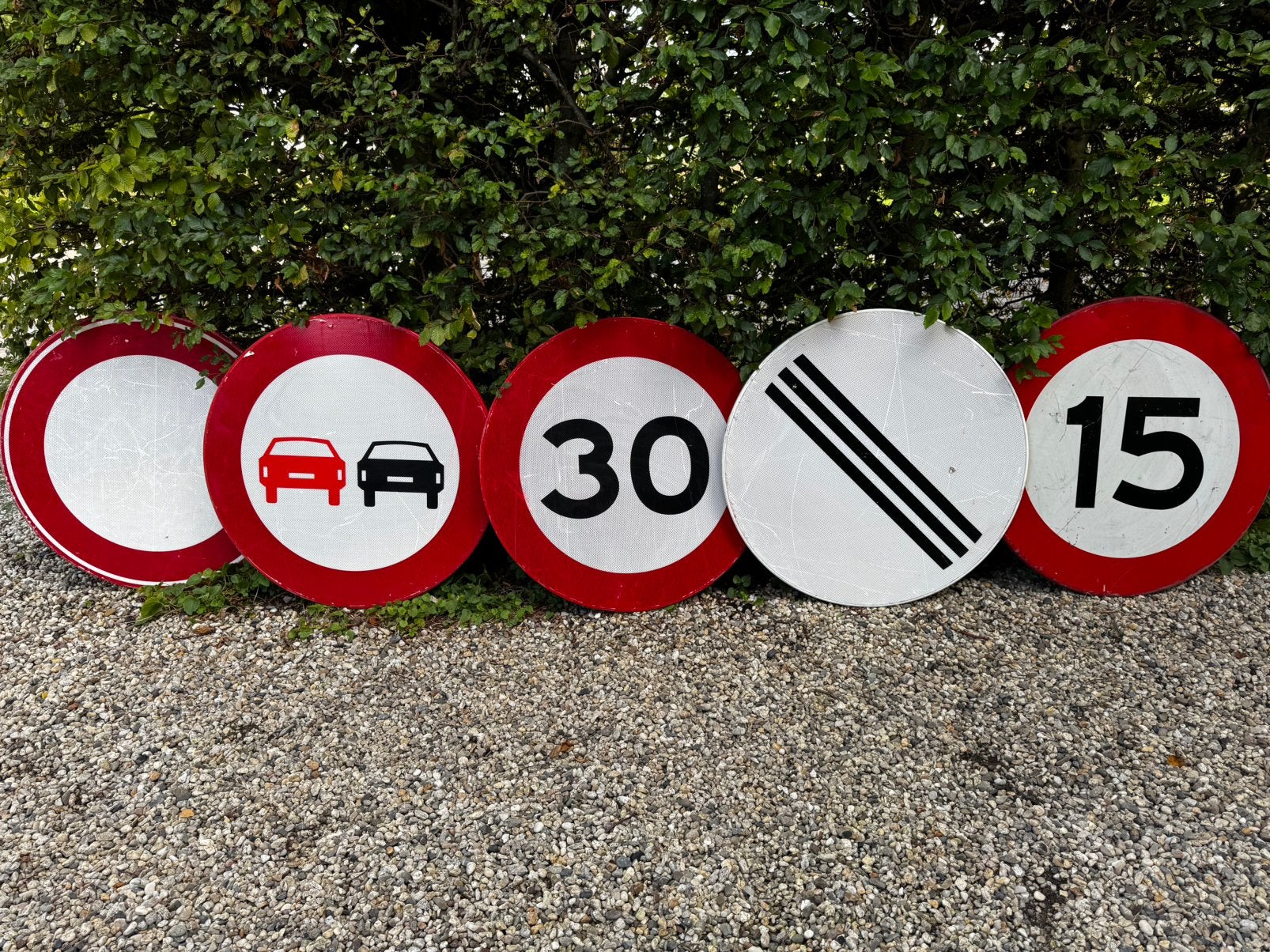 Vintage verkeersborden, Ophalen