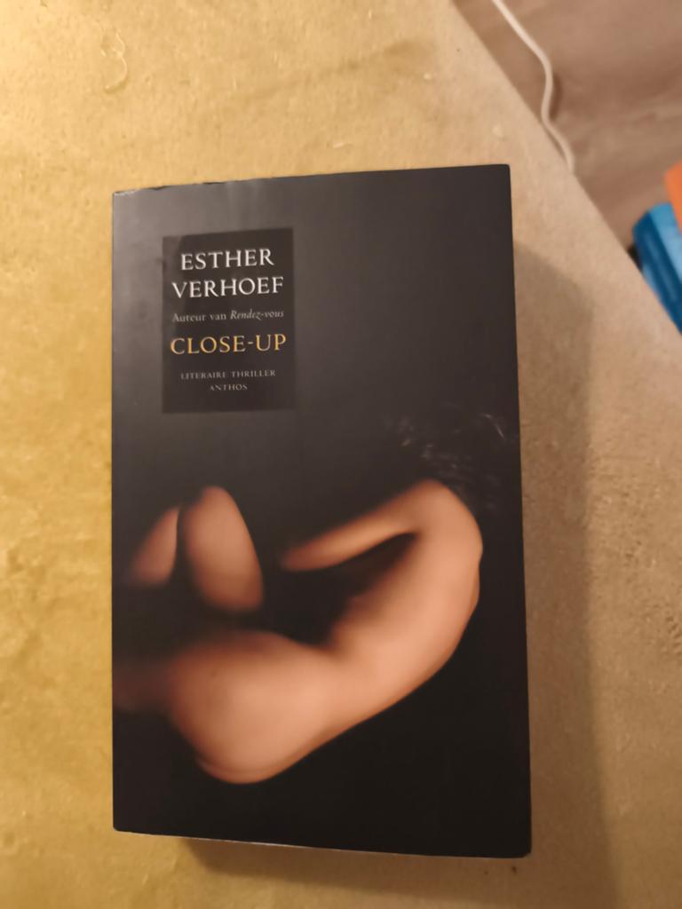 Close-Up - Esther Verhoef (Literaire Thriller), Ophalen of Verzenden, Gelezen, Esther Verhoef, Nederland