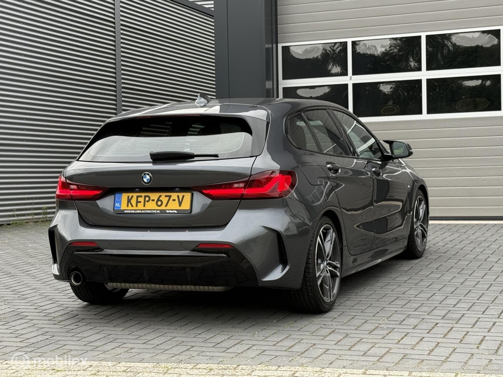 BMW 1-serie 118i M-Sport Edition Automaat ACC 20’inch, 136 pk, 1295 kg, Leder en Stof, Automatische klimaatregeling