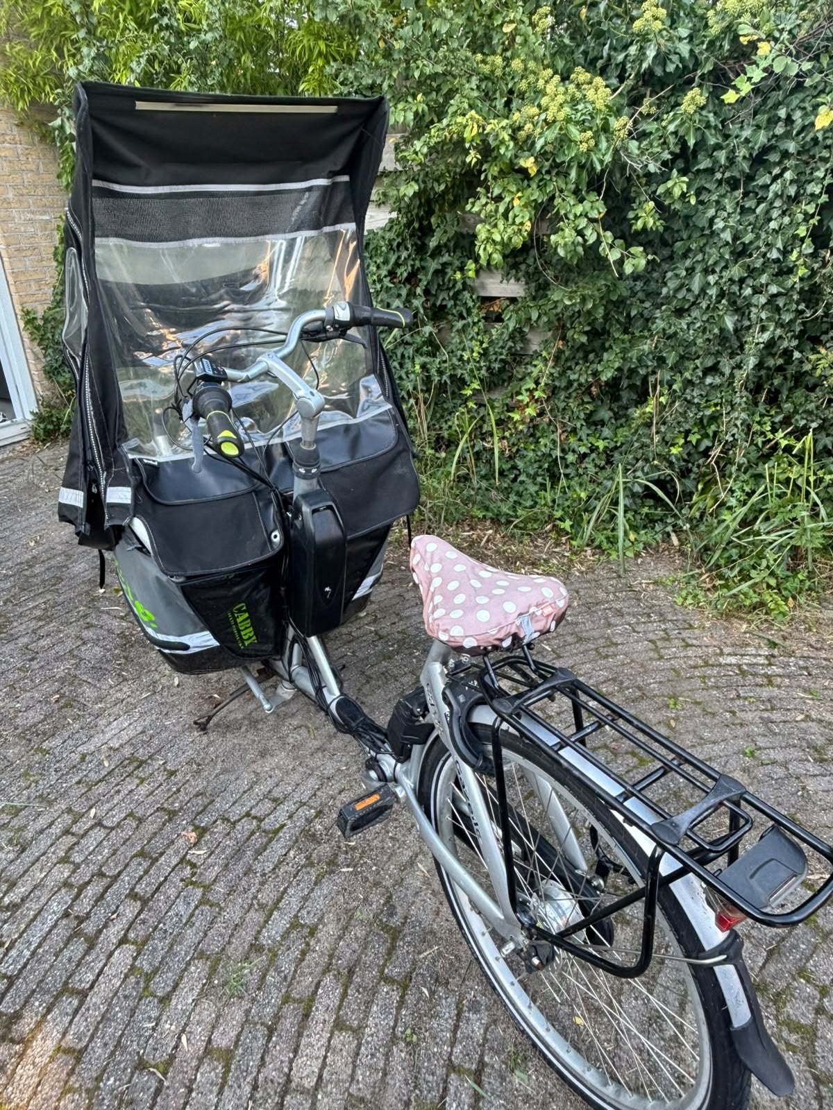 Foto 6 van Mooie elektrische bakfiets Gazelle Cabby !