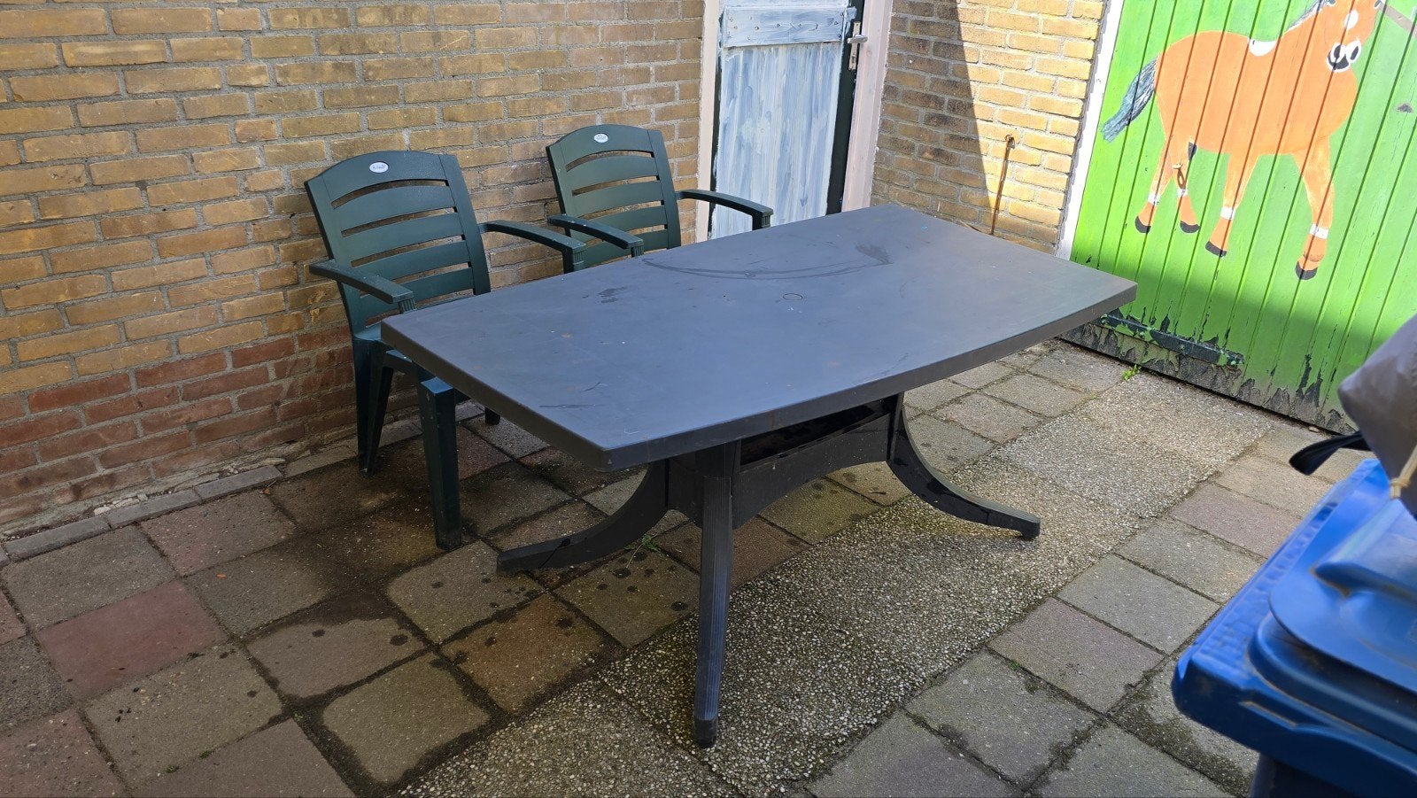 Hartman kunststof stoelen en tafel, Ophalen, Gebruikt, Kunststof, 2 zitplaatsen