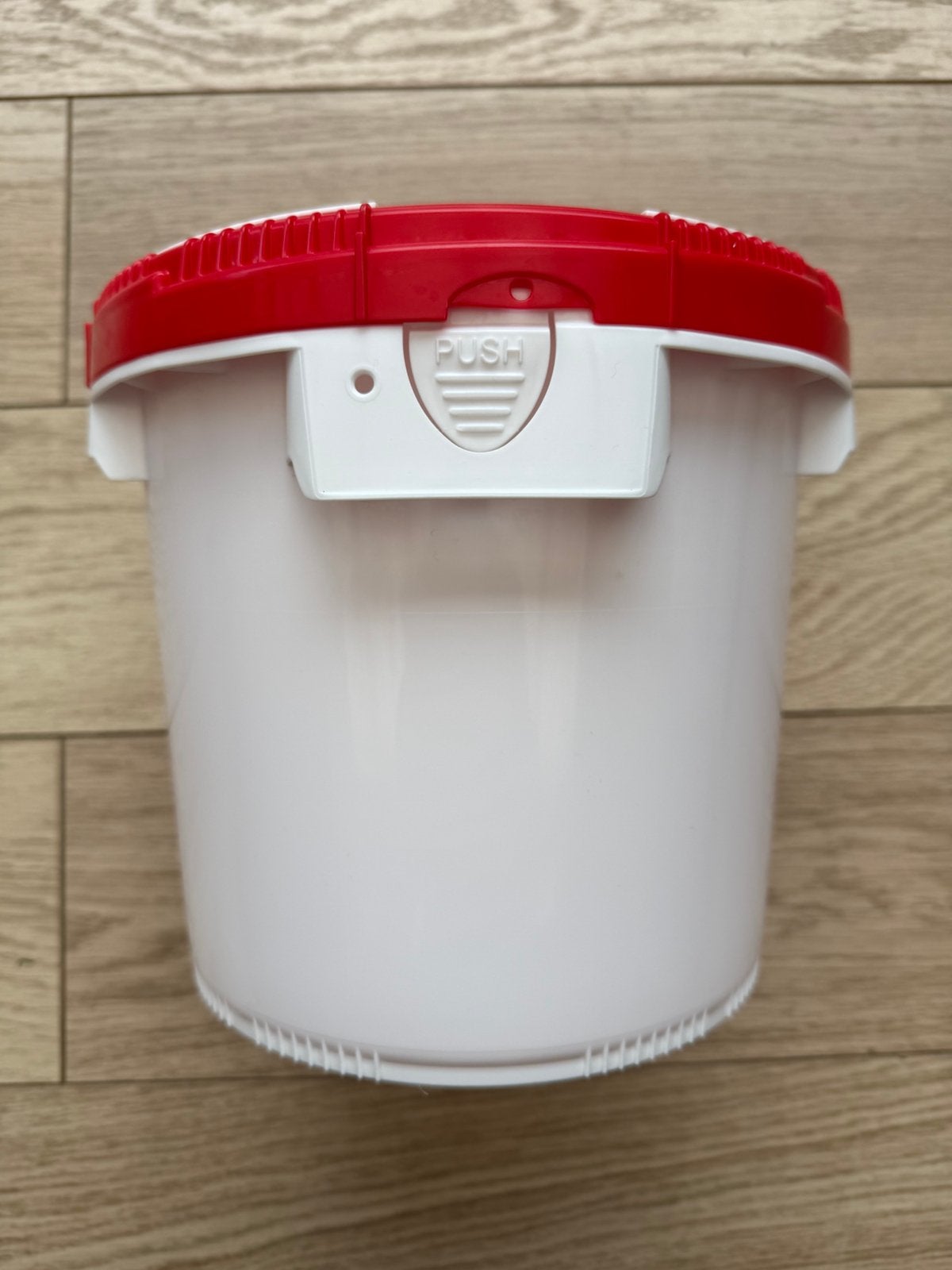 *** Curtec voerton emmer 6 Liter ***, Ophalen of Verzenden, Zo goed als nieuw, Kunststof, Met deksel