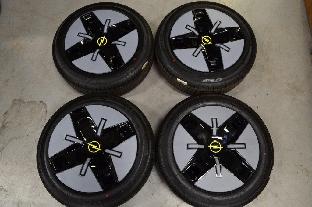 Org. 17" Opel Rocks E Velgen Staal 4x108 65.1 + Zomerbanden, Niet ingevuld, 14 inch, 155 mm, Banden en Velgen