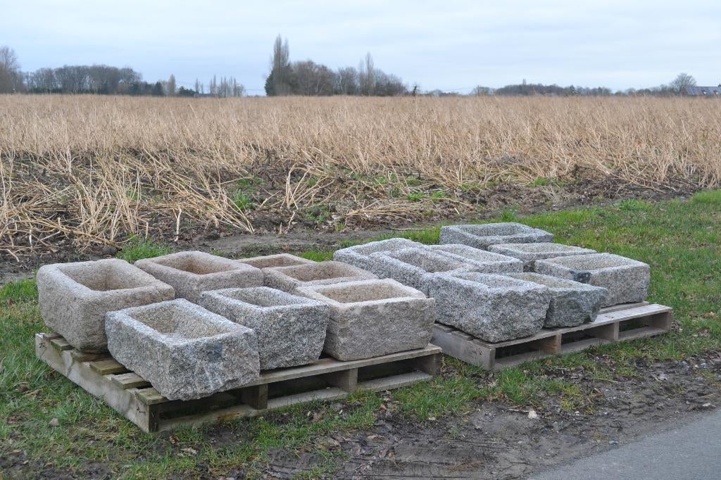 oude gekapte granieten bakjes uit bretagne, Tuin en Terras, Bloempotten, Gebruikt, Steen, Binnen, Balkon, Tuin, Minder dan 40 cm