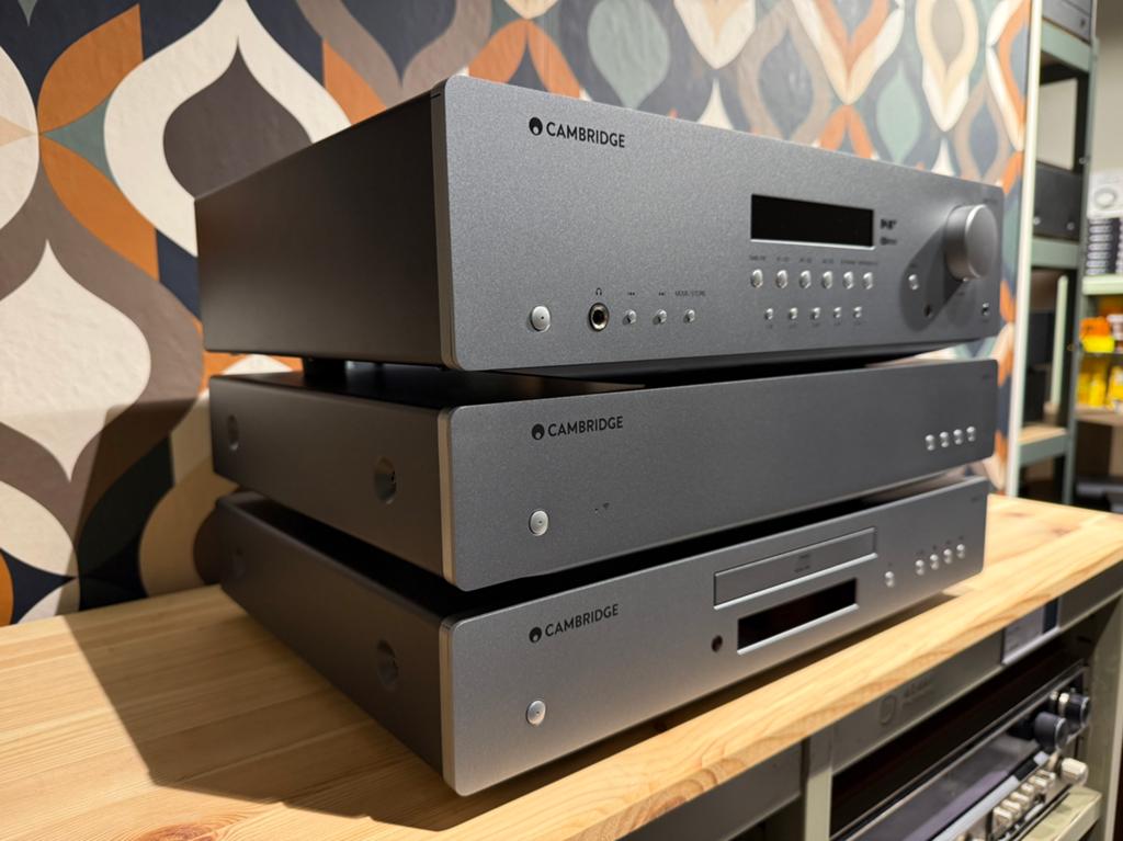 Cambridge AXR100D, AXN10, AXC35, 6 maanden oud!, Contact@vibtageaudiobreda.nl, Zo goed als nieuw, Ophalen, Cambridge