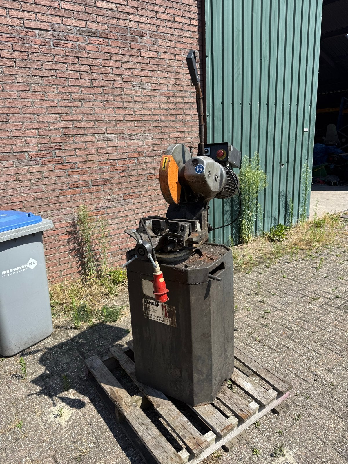 Huvema metaal afkortzaag 380V - Werkt naar behoren, Ophalen of Verzenden, O, O, O