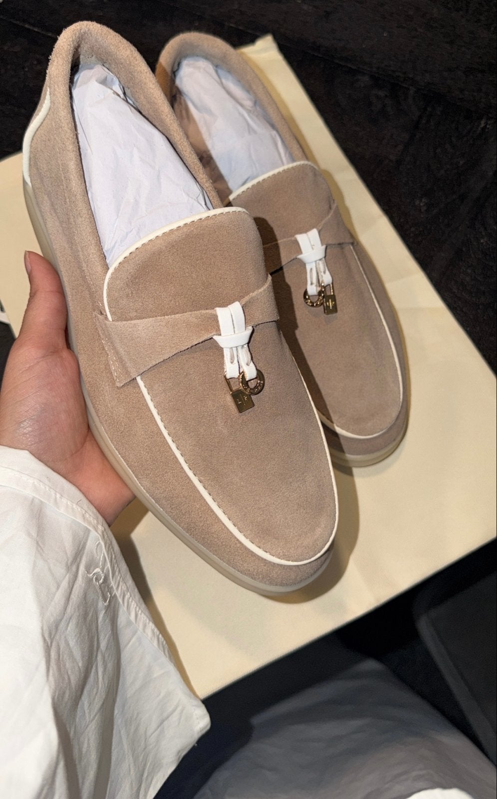 Loro Piana Loafers Beige Suède - Nieuwstaat, Ophalen of Verzenden, Zo goed als nieuw, Overige kleuren