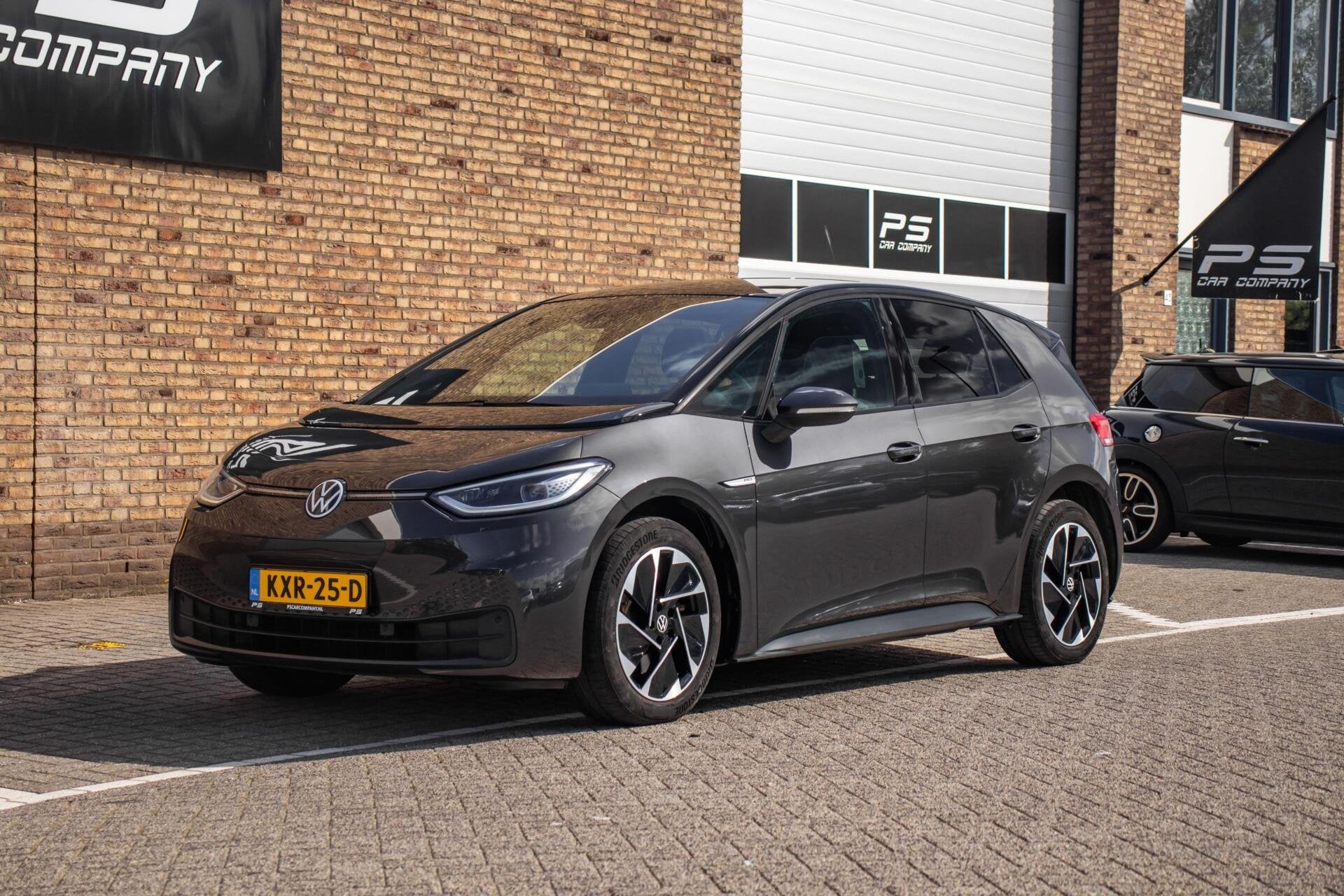 Volkswagen ID.3 Pro Performance 58 kWh, Pano, ACC, Auto's, Automaat, Achterwielaandrijving, Gebruikt, Zwart