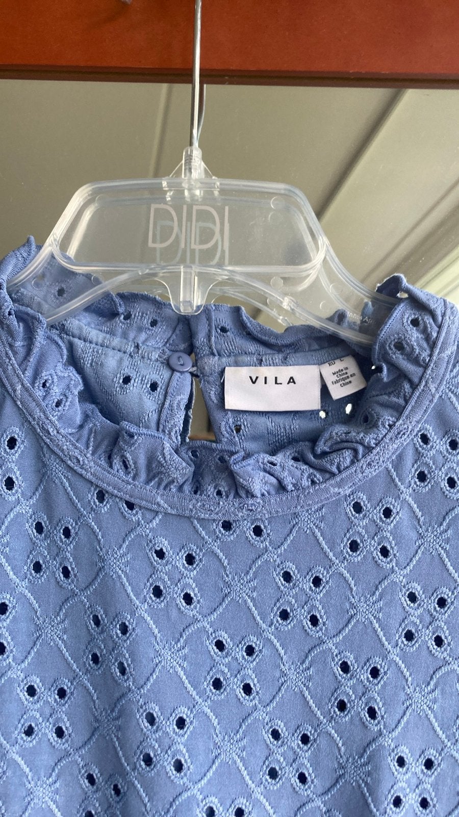 VILA Blauwe Top met Korte Mouwen en Broderie, Kleding | Dames, Tops, Maat 38/40 (M), Blauw, Ophalen of Verzenden, Zo goed als nieuw