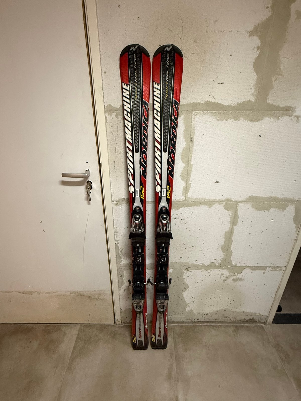 Nordica Sportmachine Ski's - gebruikt, Sport en Fitness, Skiën en Langlaufen, 140 tot 160 cm, Ophalen of Verzenden, Zo goed als nieuw