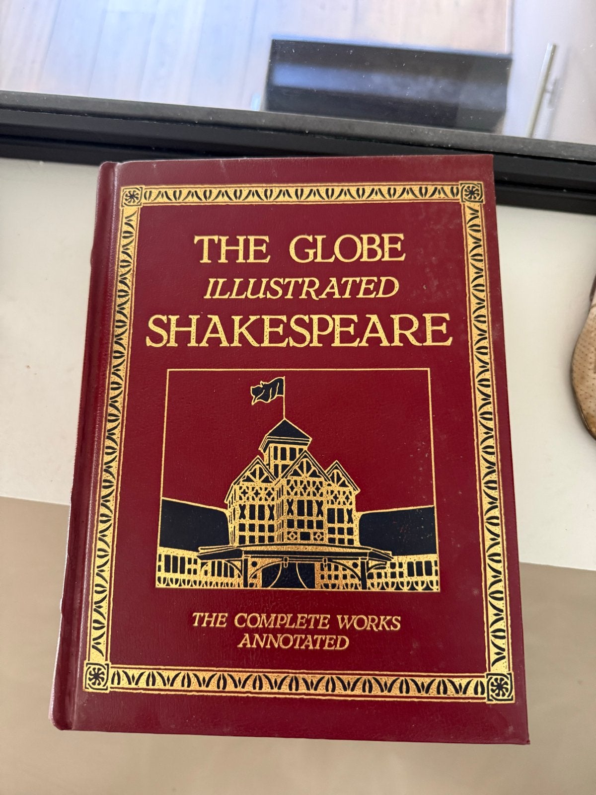 The Globe Illustrated Shakespeare – Complete Works, Boeken, Ophalen of Verzenden, Zo goed als nieuw, Wereld overig