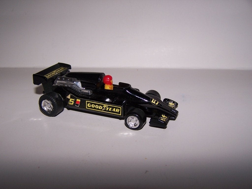 Team Lotus J.P.S. MK III. 1/43. Diecast. Made in Hong Kong., Ophalen of Verzenden, Zo goed als nieuw, Auto
