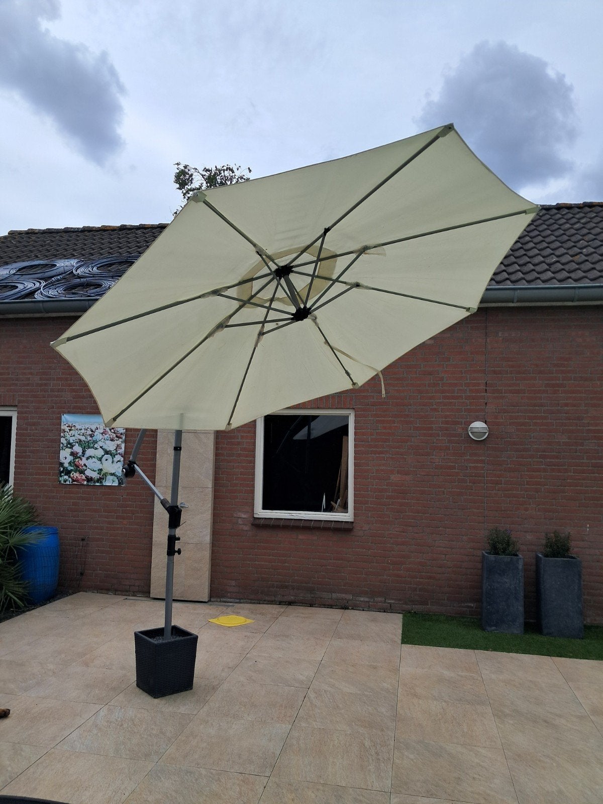 Zweefparasol met (zware) voet., Tuin en Terras, Parasols, Ophalen, Gebruikt, Zweefparasol, Kantelbaar