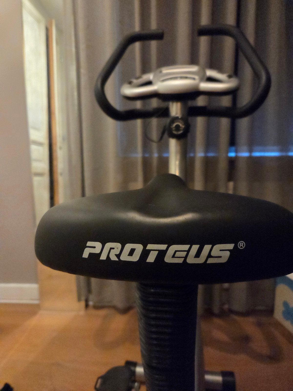 Proteus PEC-2025 Hometrainer (computer defect), Sport en Fitness, Ophalen, Gebruikt, Benen, Hometrainer