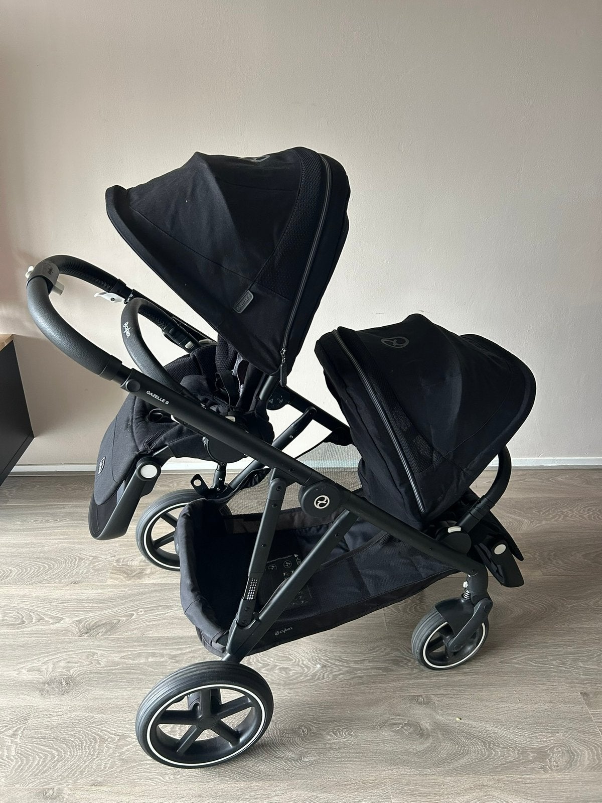 Cybex Gazelle S Black Moon, Kinderen en Baby's, Kinderwagens en Combinaties, Ophalen, Zo goed als nieuw