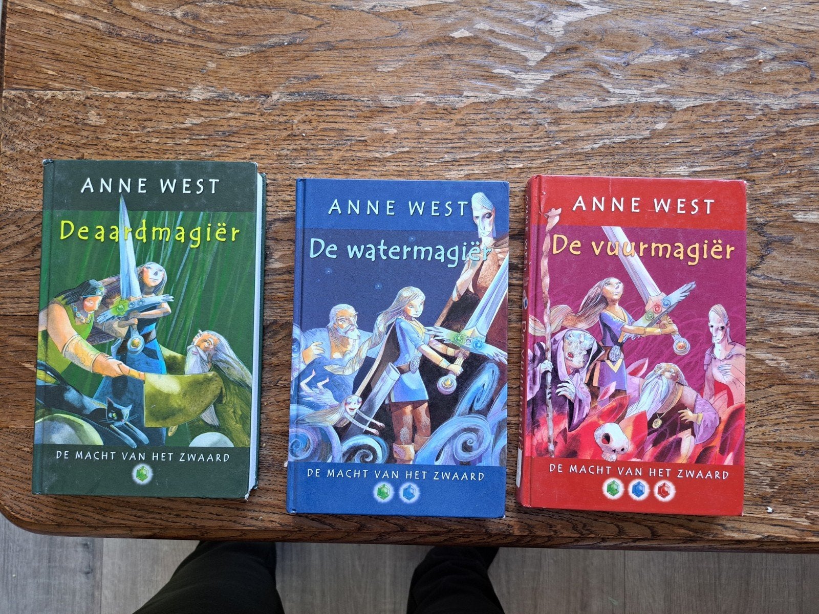 De Macht van het Zwaard - Complete Trilogie (Anne West), Boeken, Ophalen of Verzenden, Gelezen, Anne West
