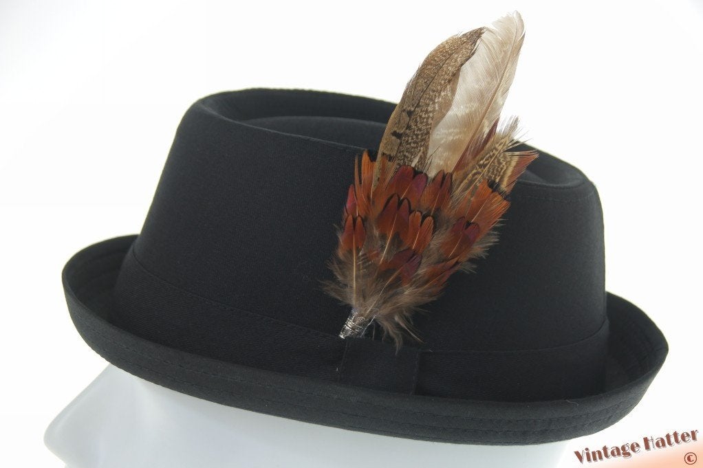 Porkpie hoed zwart katoen afneembare veren 57, 58, 59 nieuw, Ophalen of Verzenden, Nieuw, 58 of 59 cm (L, 7¼ of ⅜ inch), Hoed