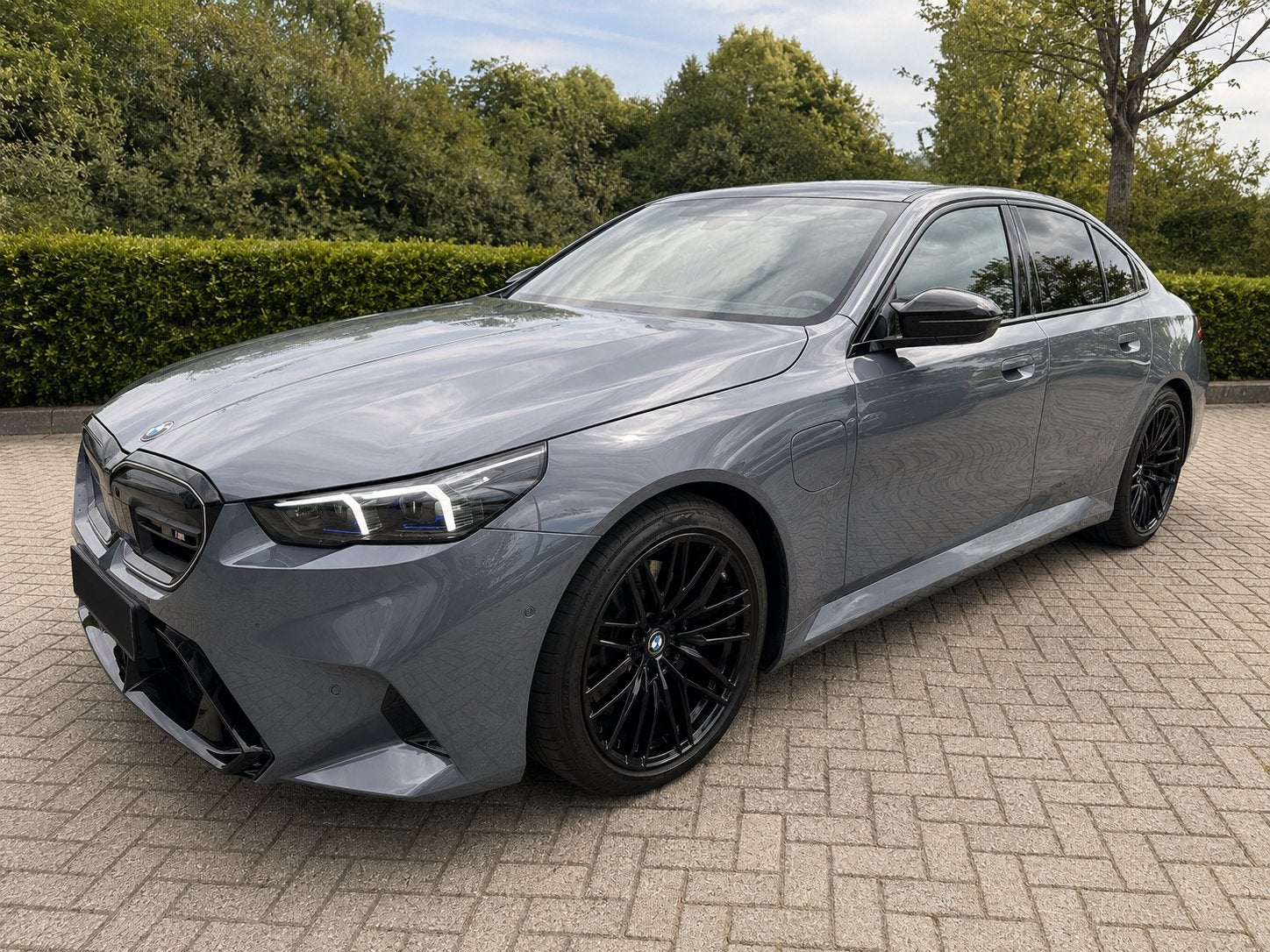 Bmw M5 sedan 2025 4000 km btw auto, Auto's, Automaat, Zwart, Bedrijf, Hybride Elektrisch/Benzine
