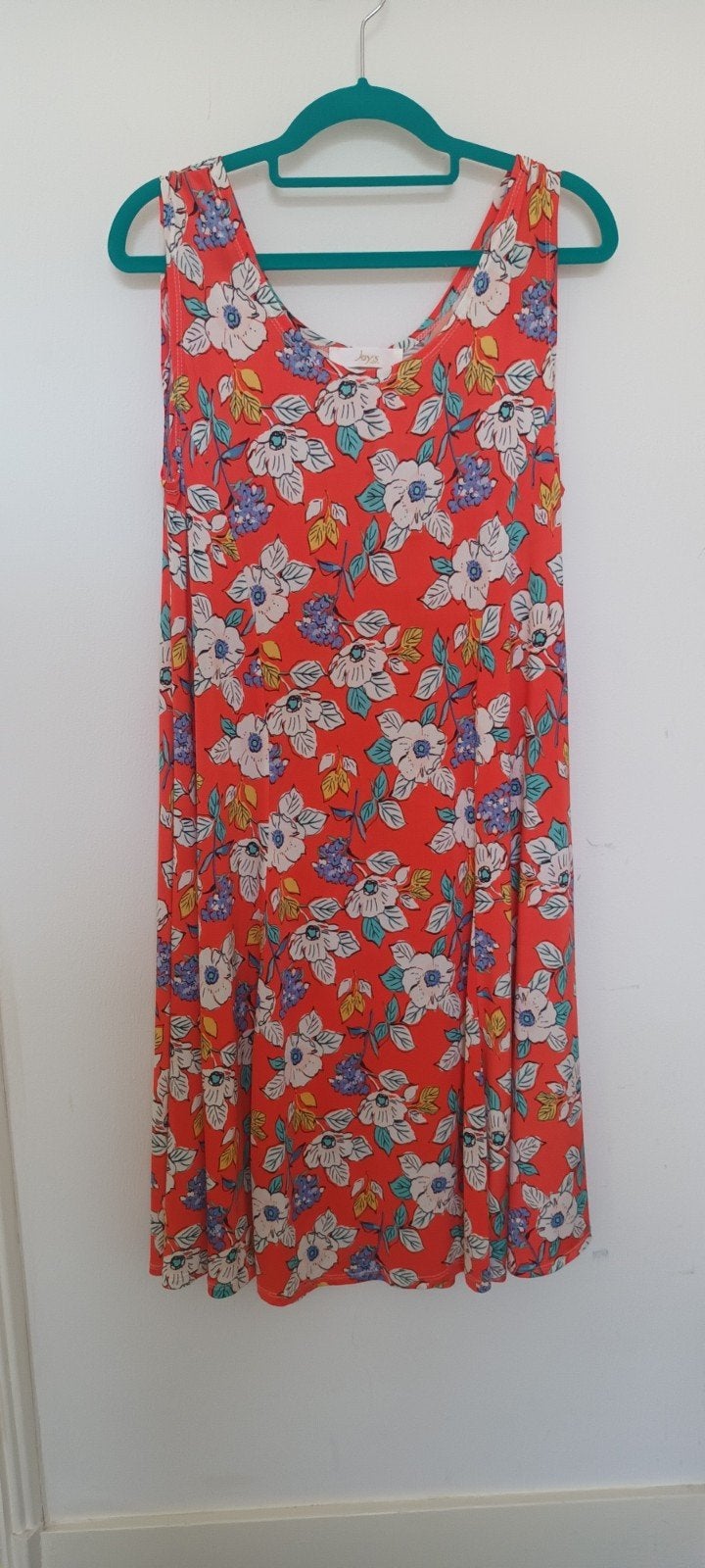 Zomerse Rode Bloemenjurk - Wijd Uitwaaierend & Luchtig, Maat 38/40 (M), Knielengte, Gedragen, Rood