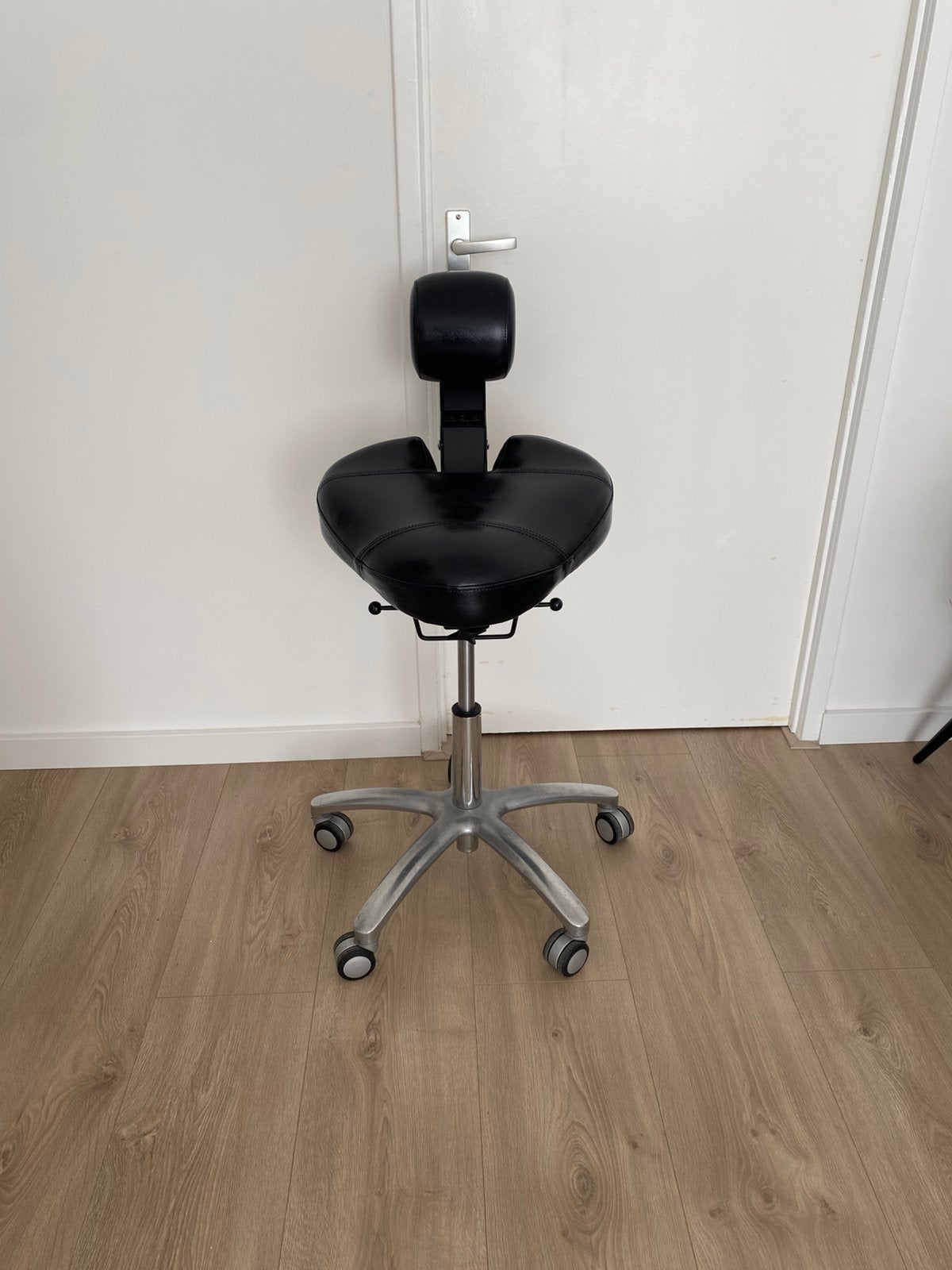 BQE Dynamic Behandelstoel zit/sta kruk actief zitten, Ophalen of Verzenden, Zo goed als nieuw, Zwart