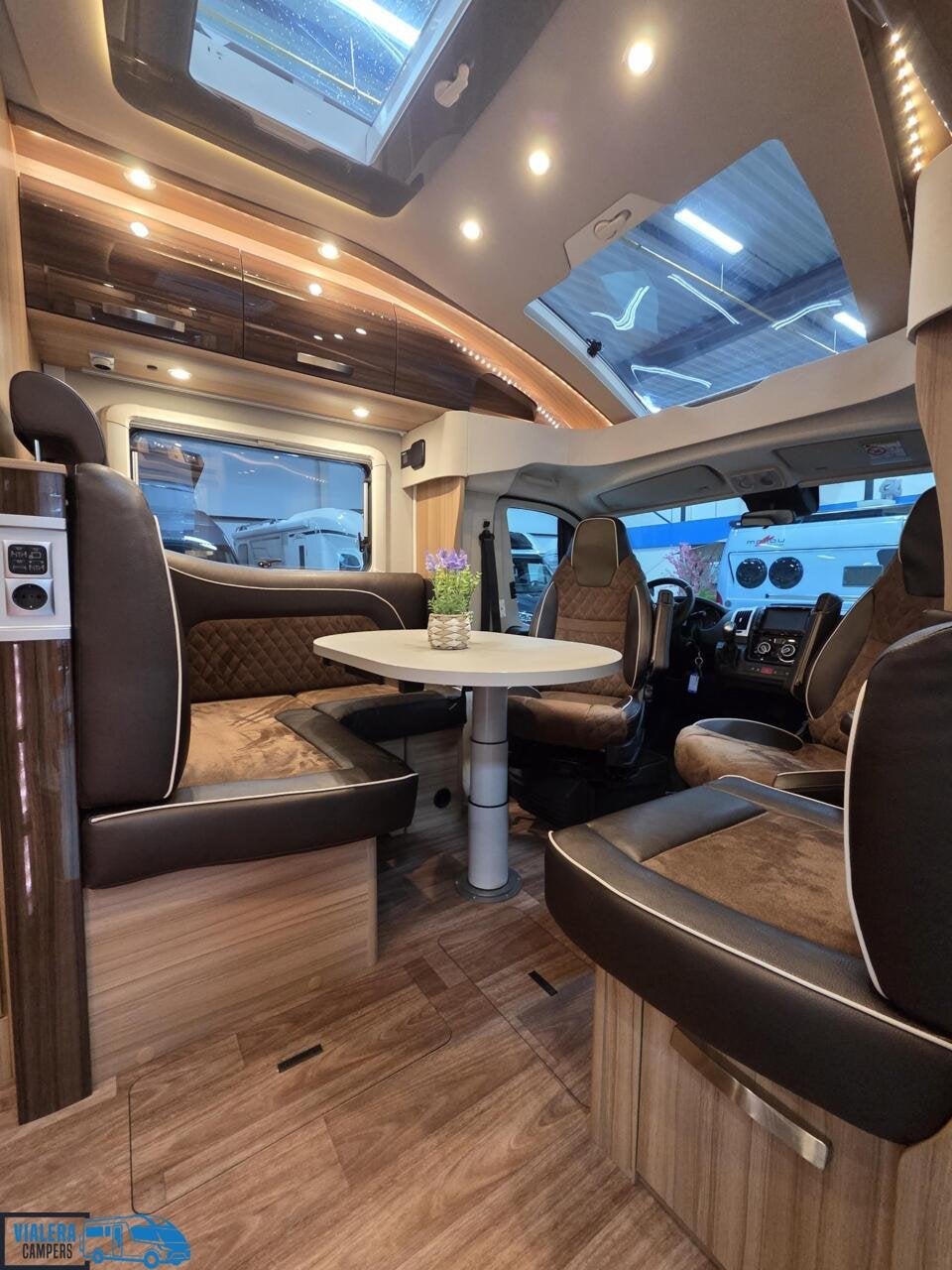 Knaus Sun Ti 650 MEG Platinum *Automaat* Dubbele bodem, Caravans en Kamperen, Automaat, Tot en met 2, 6 tot 7 meter, Bedrijf