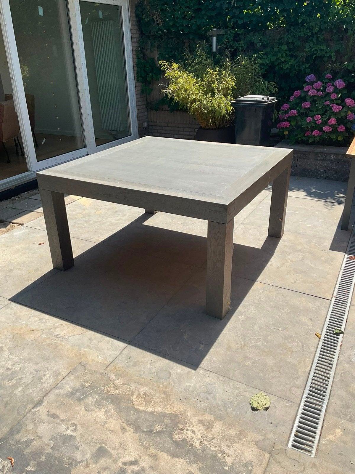 Robuuste vierkante tuintafel - Grijs hout, Ophalen of Verzenden, Gebruikt, Rechthoekig