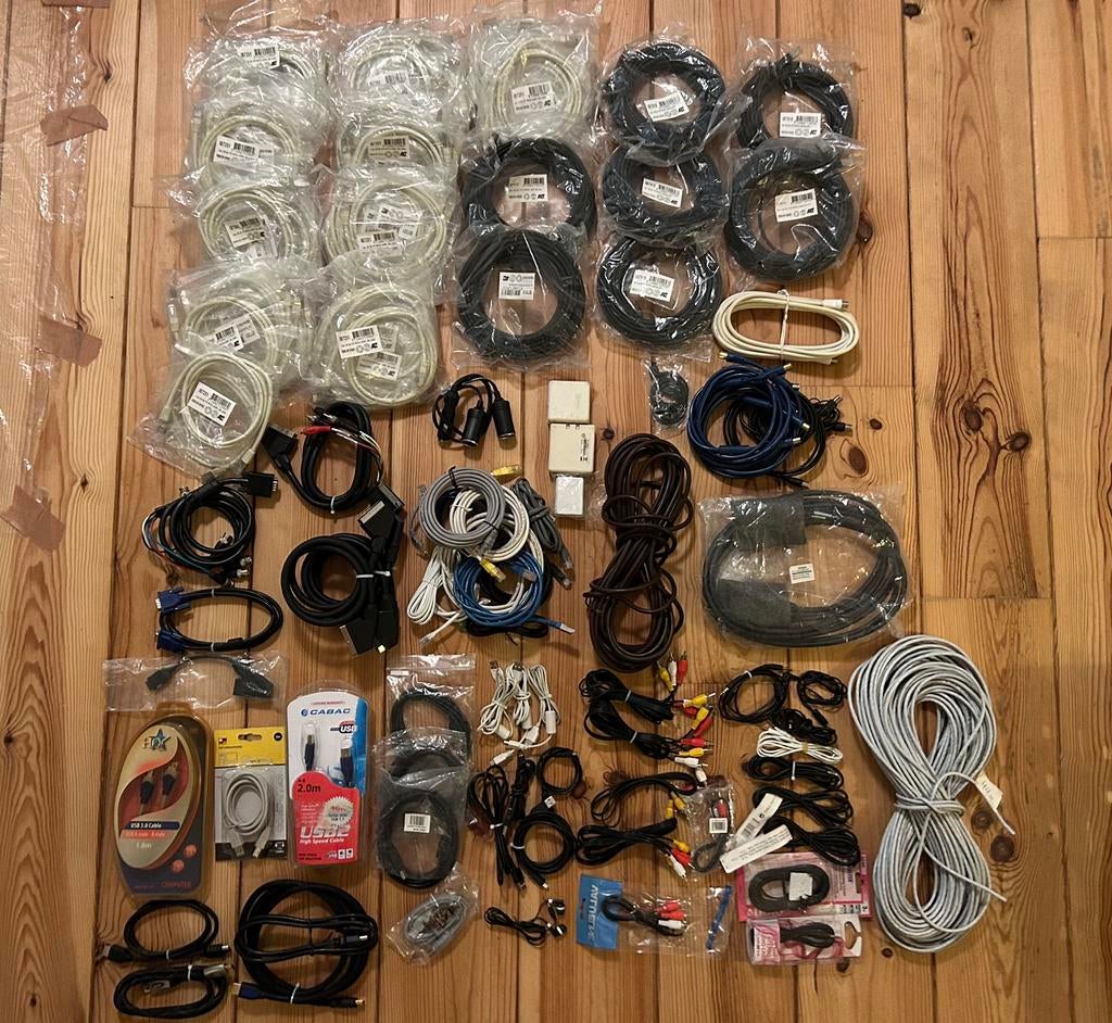 Partij kabels audio, video, pc, USB, CAT, utp etc, Ophalen, Zo goed als nieuw
