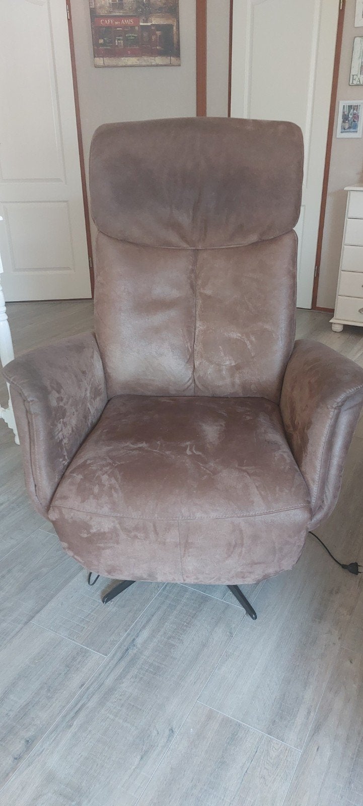 Comfortabele relaxfauteuil met elektrische verstelling, Ophalen, Gebruikt, Modern, Comfort, 75 tot 100 cm