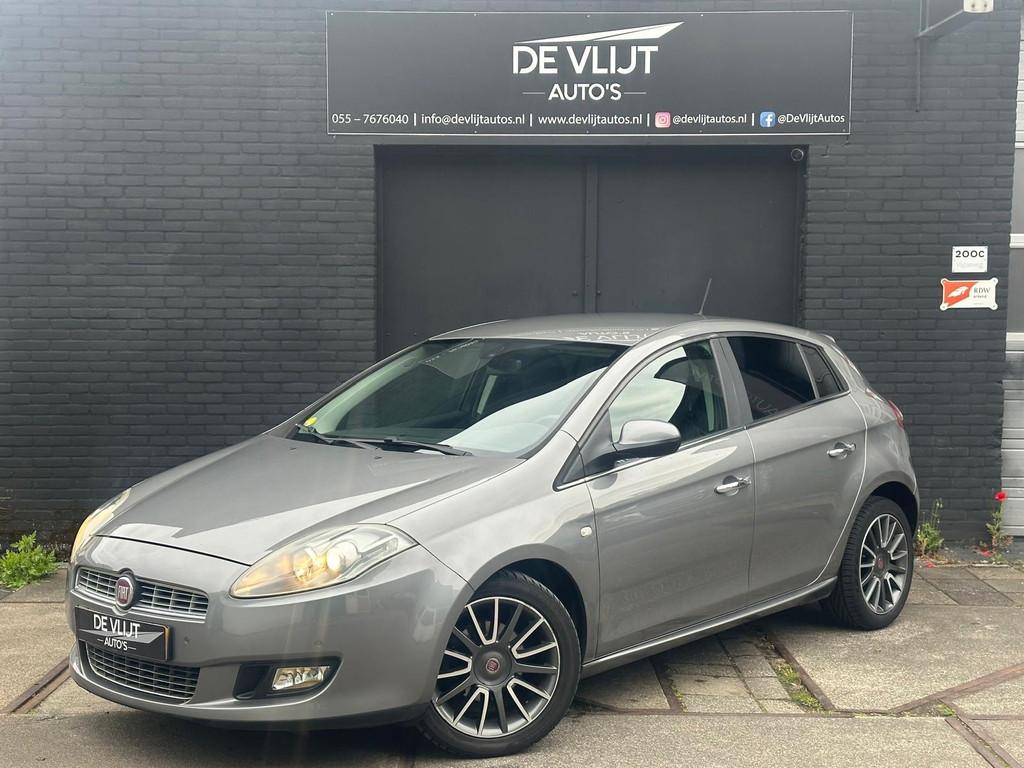 Fiat Bravo 1.4 T-Jet 150PK! |Navi|Cruise Control| Climate Co, Voorwielaandrijving, Gebruikt, Zwart, 150 pk