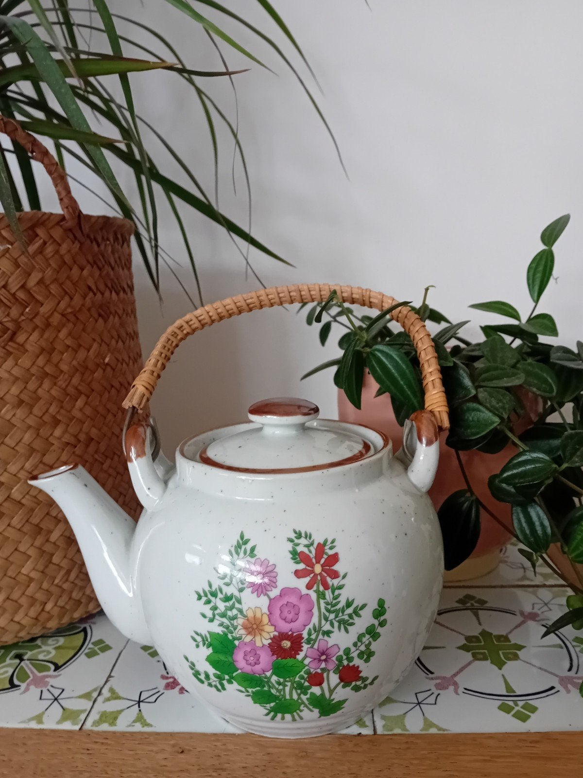 Vintage wildflower met bloemmotief en rotan handvat, Ophalen of Verzenden