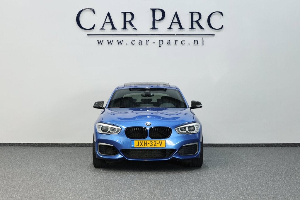 BMW 1-serie M140i xDrive M-PERFORMANCE LED/SCHUIFDAK/ALCANTA, Auto's, Gebruikt, Blauw, Alcantara, 340 pk