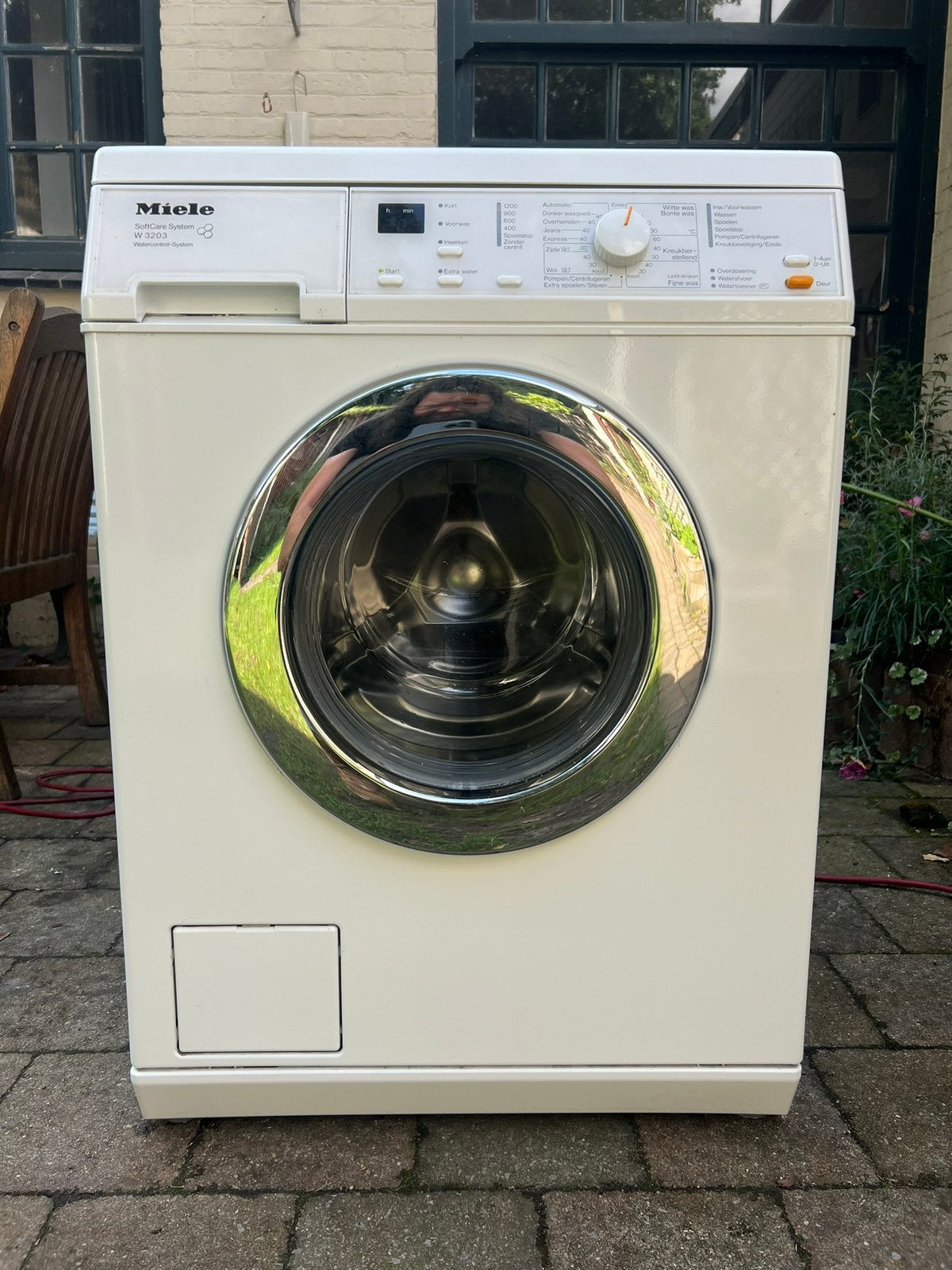Miele wasmachine – betrouwbaar en stevig!, Ophalen, Zo goed als nieuw, 85 tot 90 cm, 1200 tot 1600 toeren