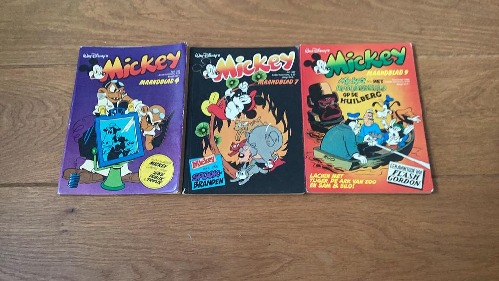3 Mickey Mouse maandbladen (4,7,9) uit 1980 0,75 ps samen €2, Boeken, Strips | Comics, Gelezen, Europa, Ophalen of Verzenden, Meerdere comics