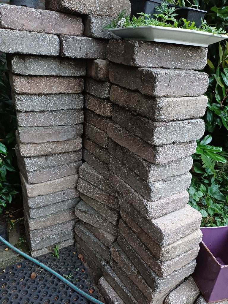 GRATIS OPHALEN Stevige dikke stenen/klinkers, Tuin en Terras, Tegels en Klinkers, Ophalen, Gebruikt, Overige typen, 5 tot 10 m²