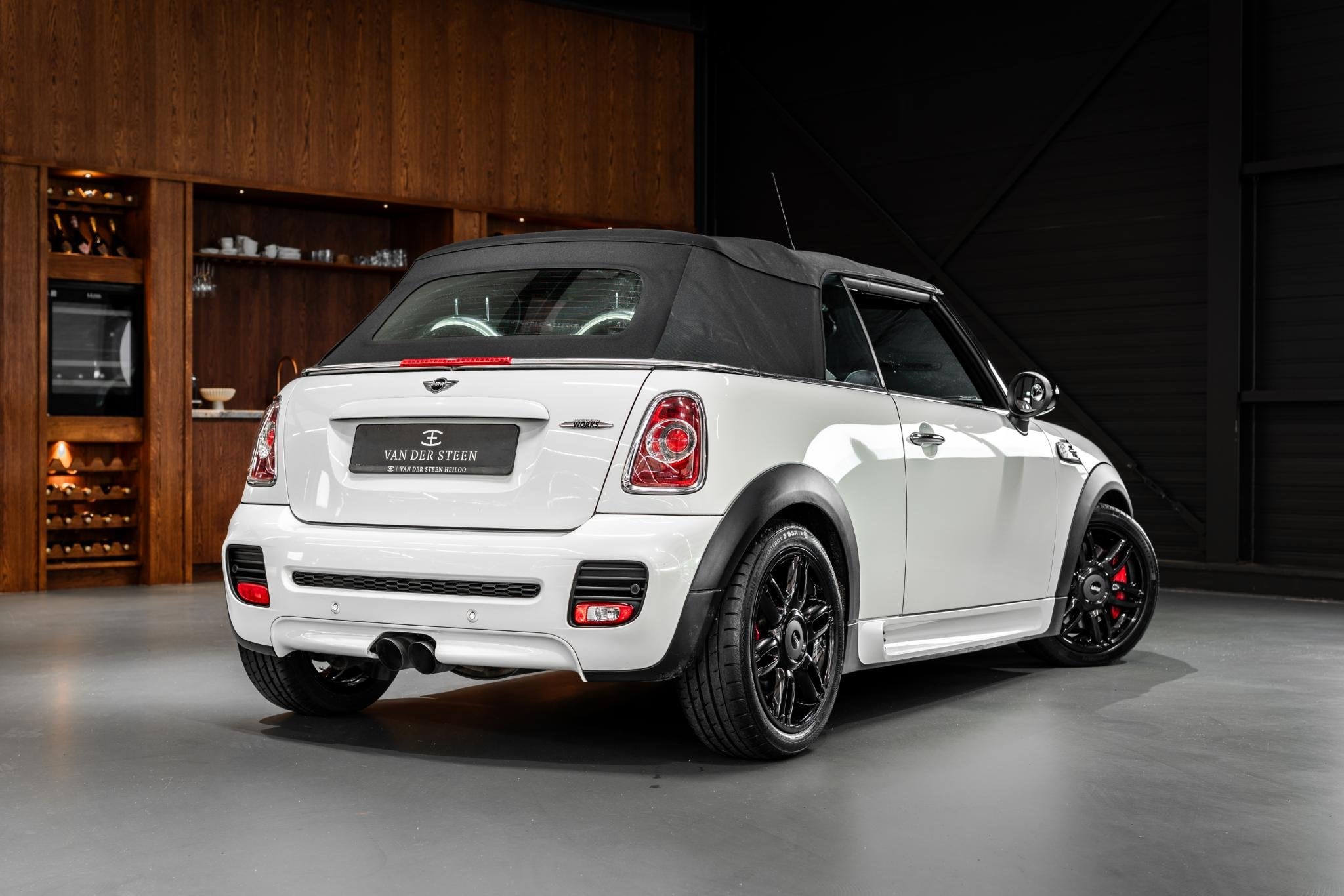 MINI Cabrio 1.6 John Cooper Works Pepper | Alcantara | H/K |, Voorwielaandrijving, Euro 5, 15 km/l, Gebruikt