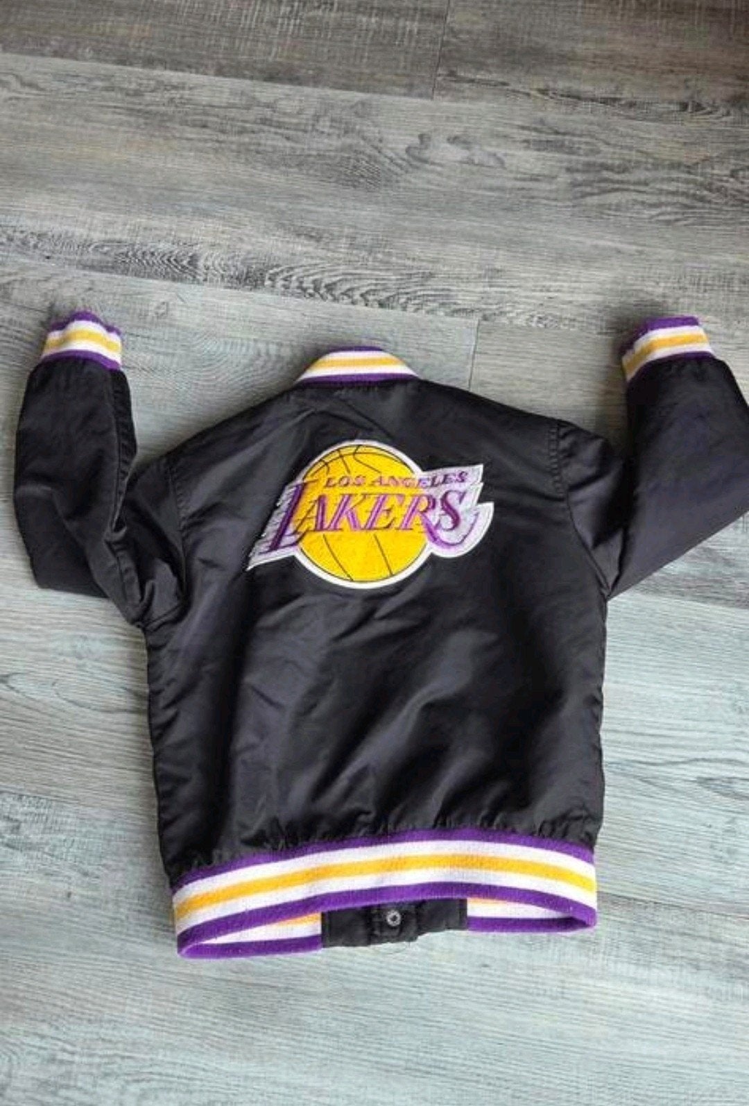Stoere NBA Lakers jas voor jongens - Maat 116/122, Gebruikt, Ophalen of Verzenden, NBA, Jongen