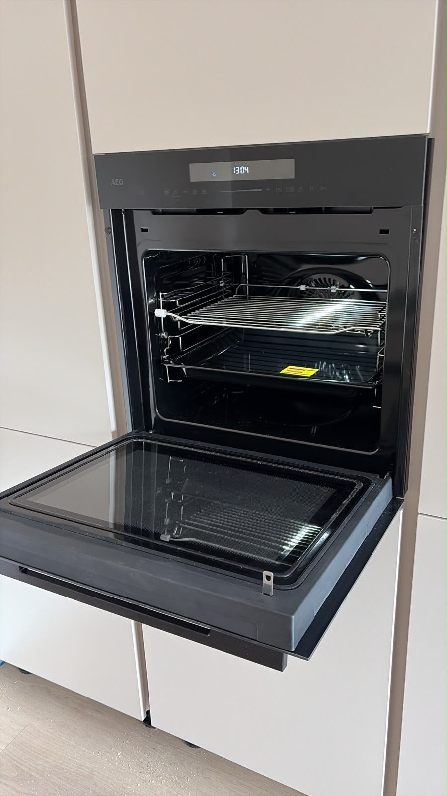 Nieuw in doos: AEG OK8NW00MB Combi-microgolfoven 60cm+grill, Witgoed en Apparatuur, Magnetrons, Ophalen, Combimagnetron, 60 cm of meer