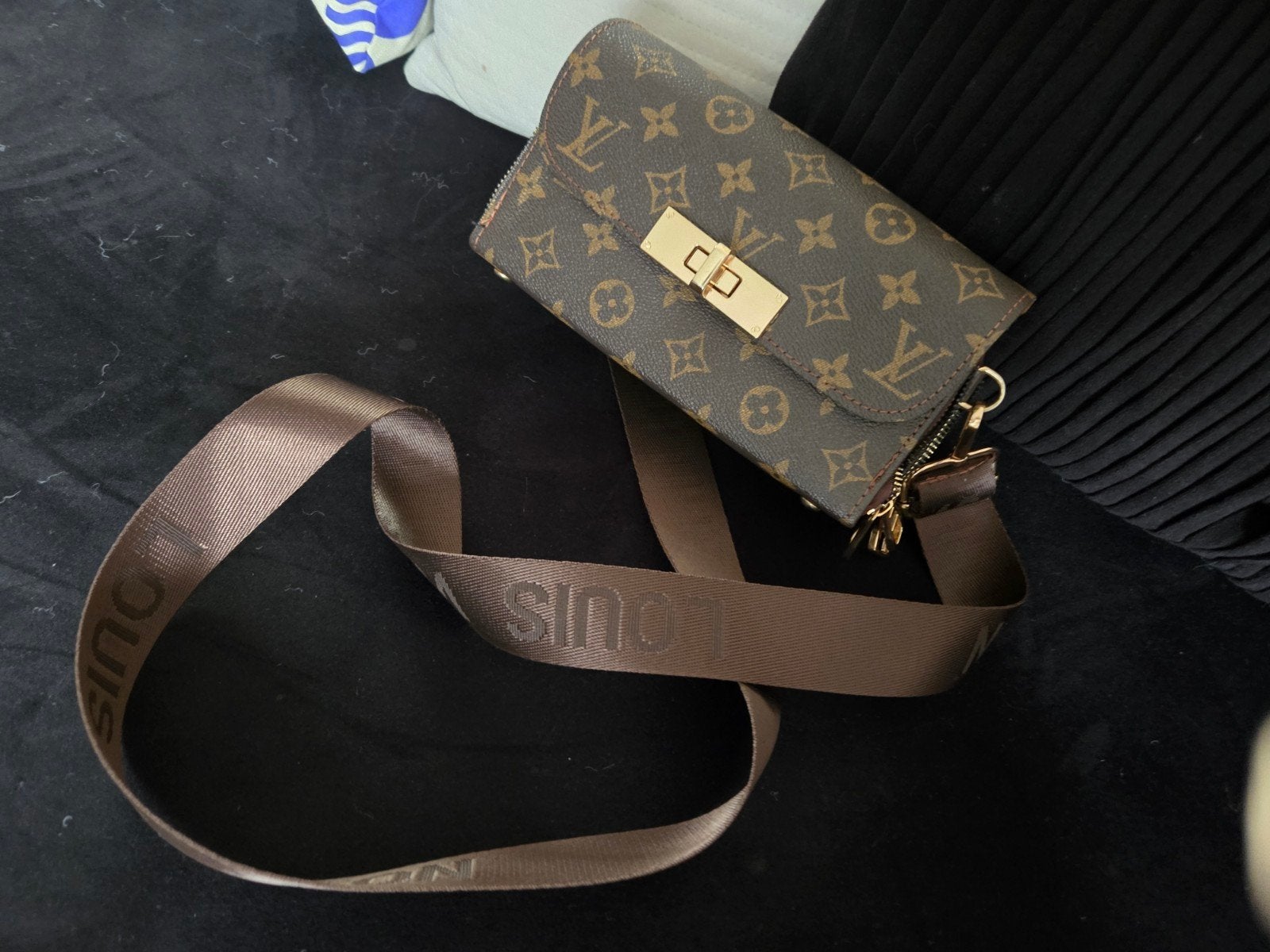 Louis Vuitton Tasje - Nieuwstaat, Ophalen of Verzenden, Nieuw, Bruin, Schoudertasje