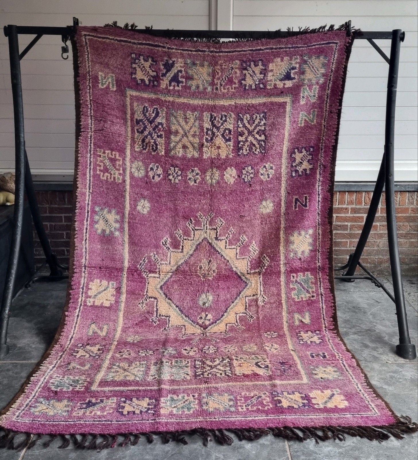 Vintage Berber vloerkleed, paars, handgeweven 150x265 cm, Huis en Inrichting, Gebruikt, 100 tot 150 cm, Berber, Etnisch, Bohemian