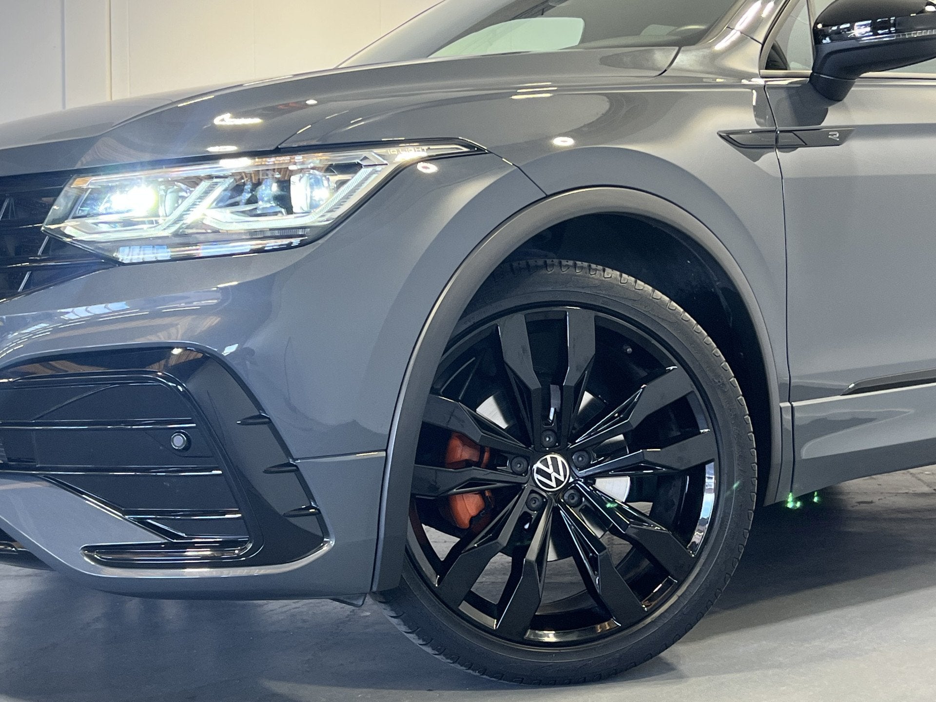 Volkswagen Tiguan 1.5 TSI R-Line Business+ | Navigatie/Andro, Auto's, 4 cilinders, SUV of Terreinwagen, 750 kg, Adaptive Cruise Control