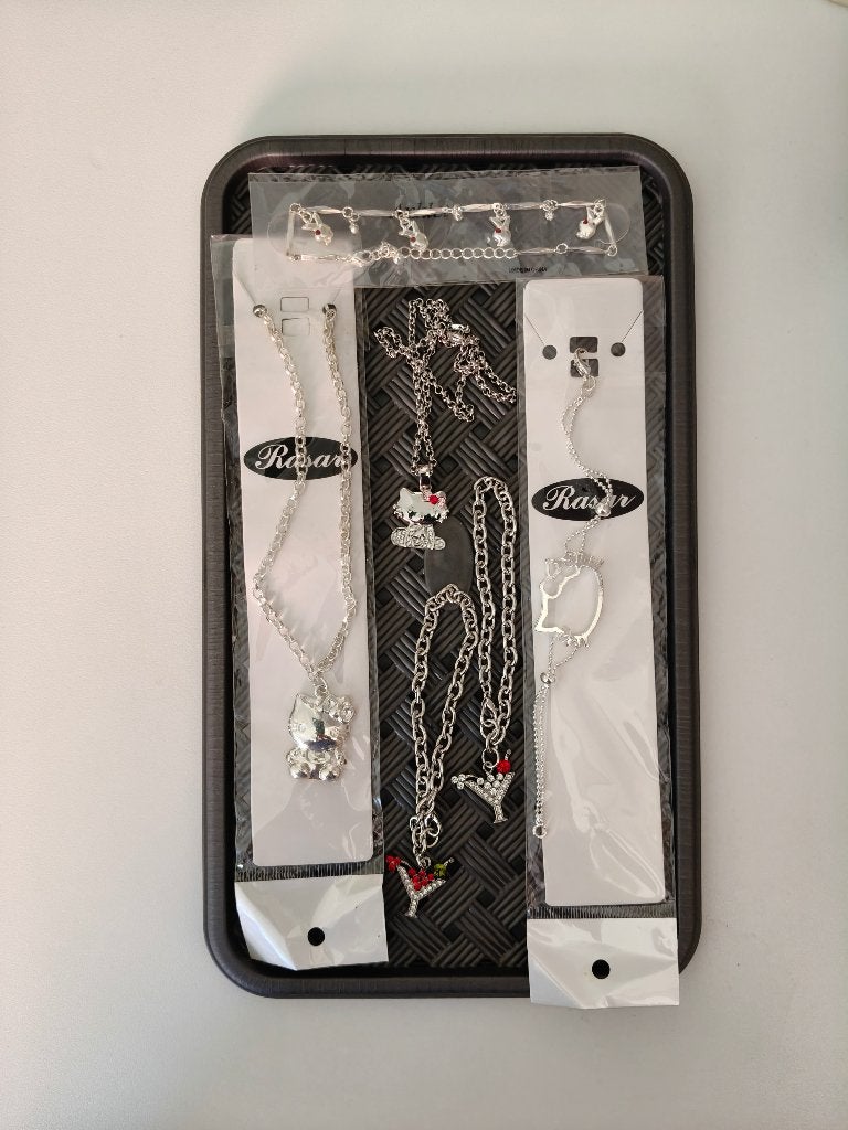 vintage sieraden Martini Cocktail Hello Kitty Playboy Bunny, Sieraden, Tassen en Uiterlijk, Overige materialen, Nieuw, Ophalen of Verzenden