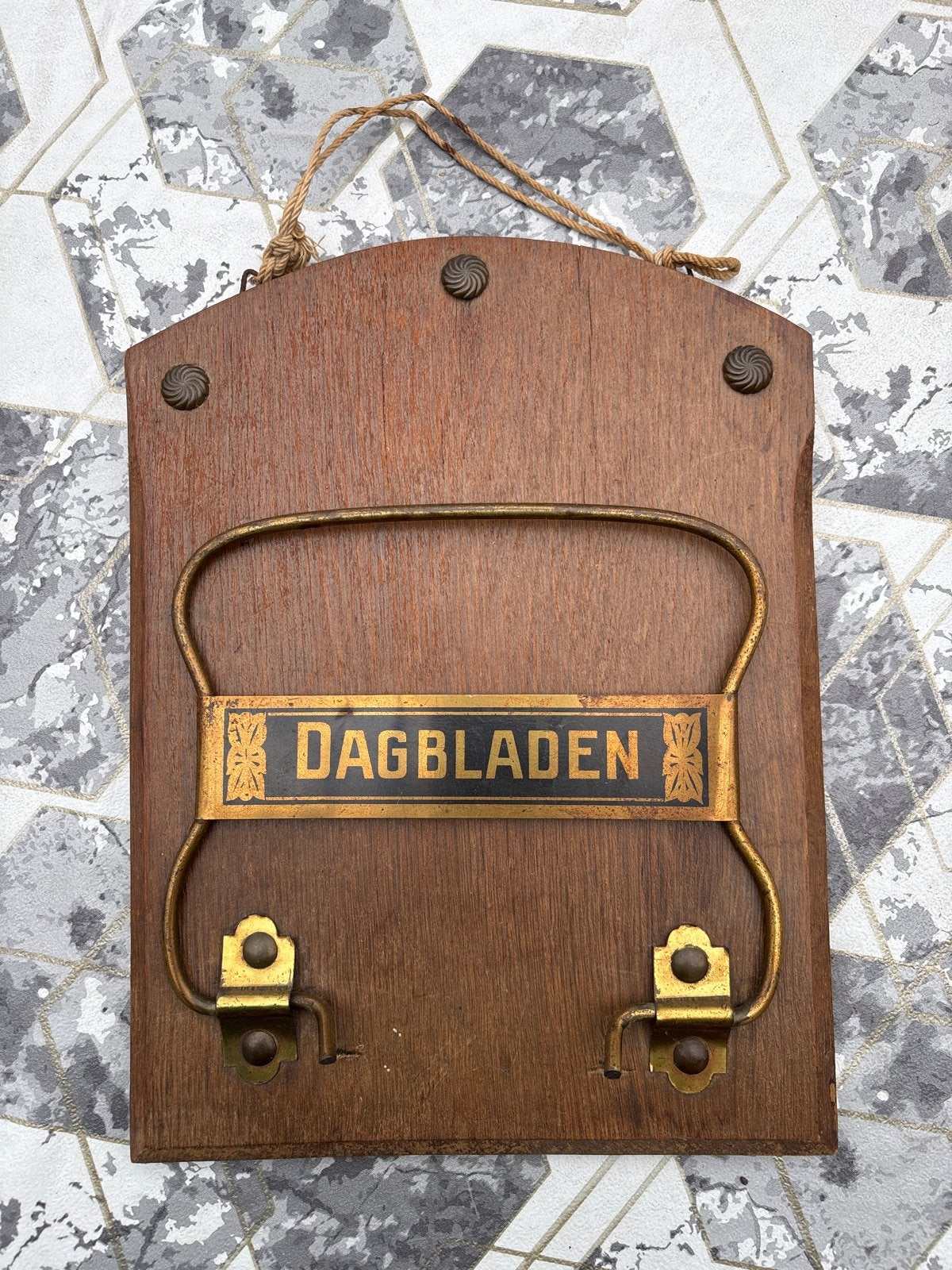 Antieke Houten Krantenhouder 'Dagbladen', Ophalen