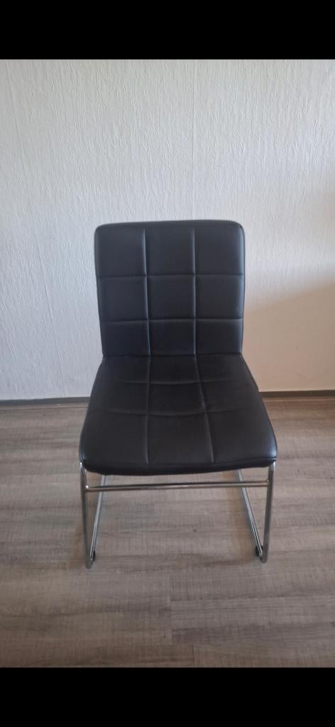 4 Eetkamerstoelen (ophalen in Groningen), Ophalen, Gebruikt, Zwart, Vier