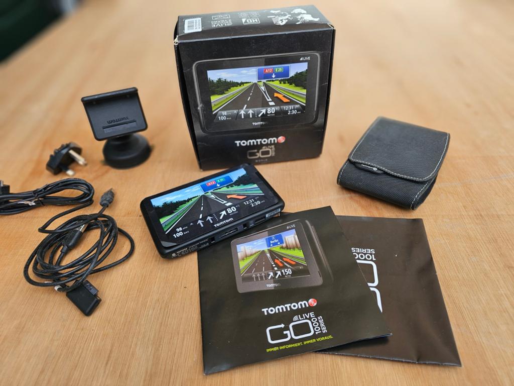 TomTom GO Live 1005 Navigatiesysteem Compleet in Doos, Auto diversen, Ophalen of Verzenden