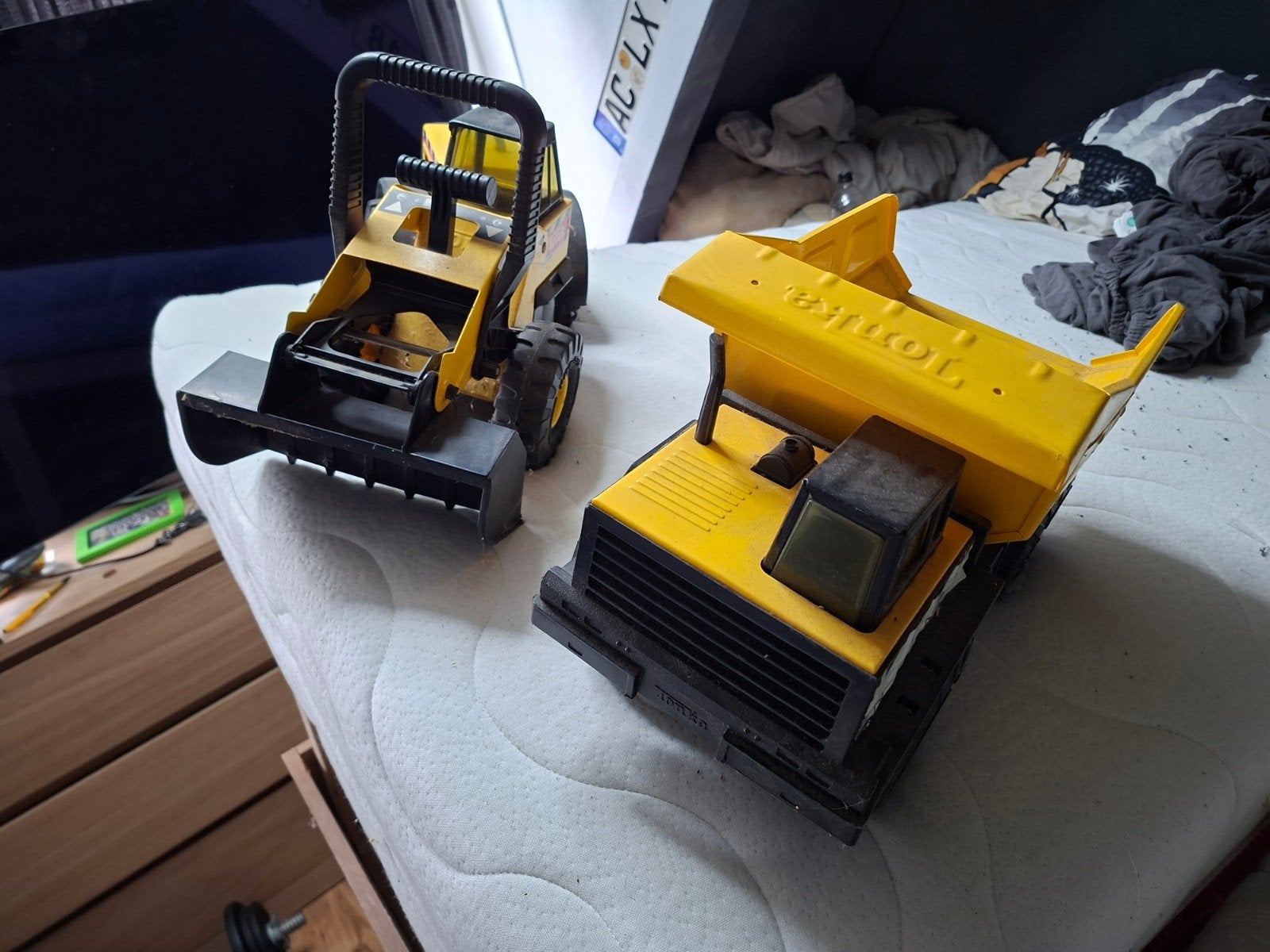 Tonka metalen speelgoedwagens - Bulldozer en Kiepwagen, Ophalen of Verzenden, Gebruikt