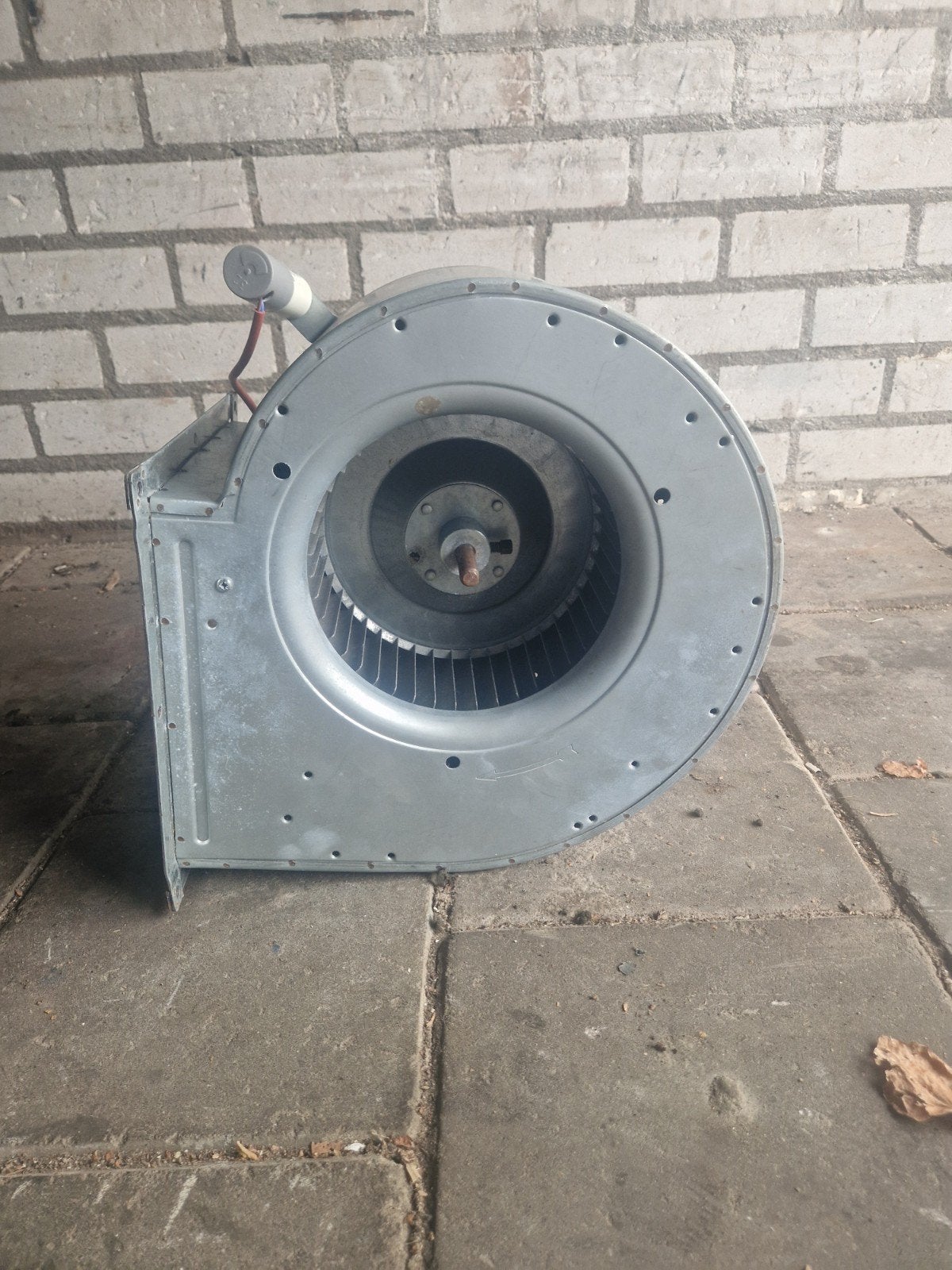 Gebruikte afzuigventilatoren 2500 m³/u en 3250 m³/u, Ophalen, Gebruikt