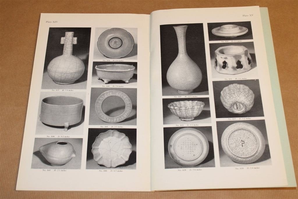 Chinese Keramiek Catalogus [1953] — Geïllustreerd, Ophalen of Verzenden, Gelezen